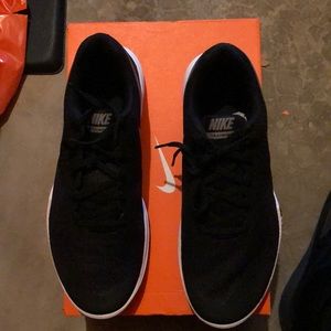 New Nike men’s size 10 training shoes